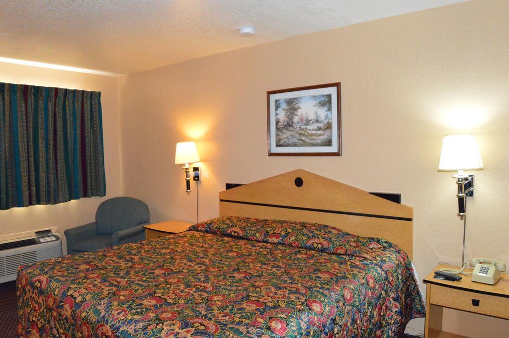 Delux Inn Талса Экстерьер фото